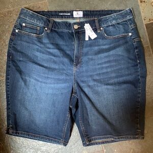 Pennington’s D/C Curvy Jean Shorts
